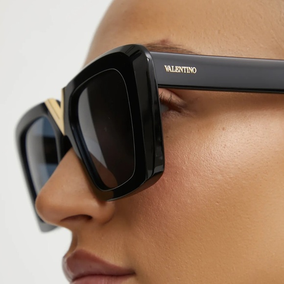 New! Valentino V GOLD || VLS 161A, Black Sunglasses with Gold Detail, Authentic - Picture 3 of 7